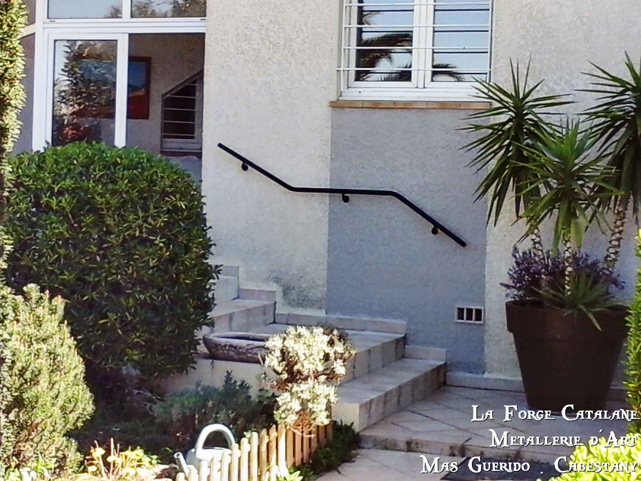 main courante en fer tube rond forge catalane (2).jpg